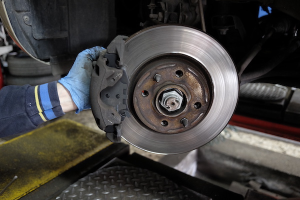 5 Easy To Spot Signs It's Time For A Brake System Check-Up | Villa Marina Auto Care